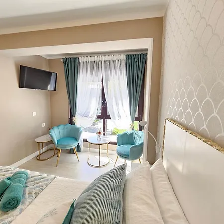Park Apartment *